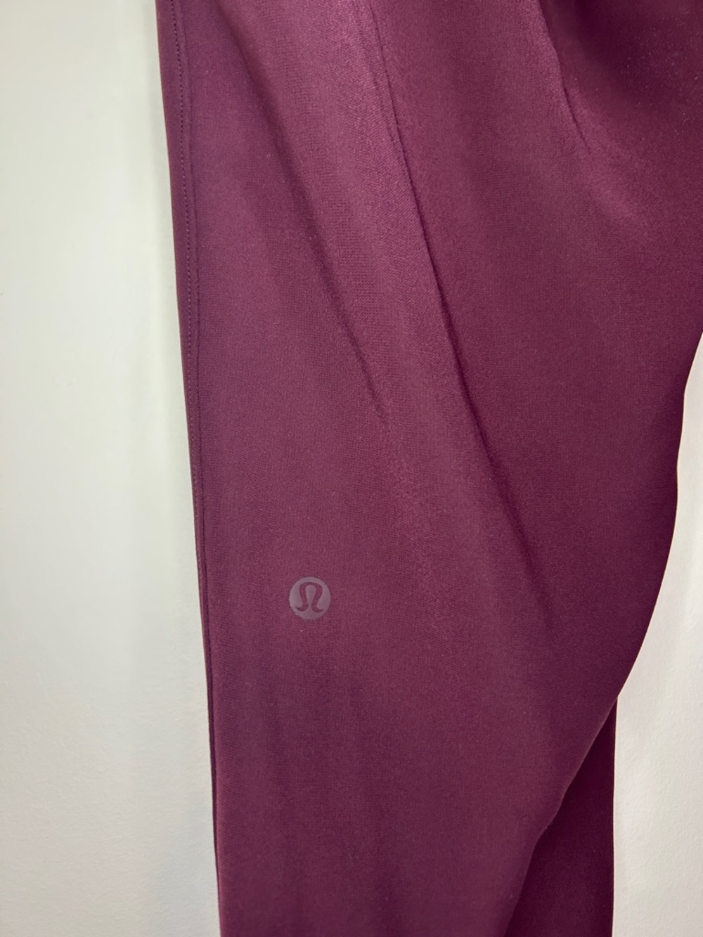 Lululemon On the Fly Jogger Woven Cassis Size 10 28” Burgundy - Picture 6 of 7
